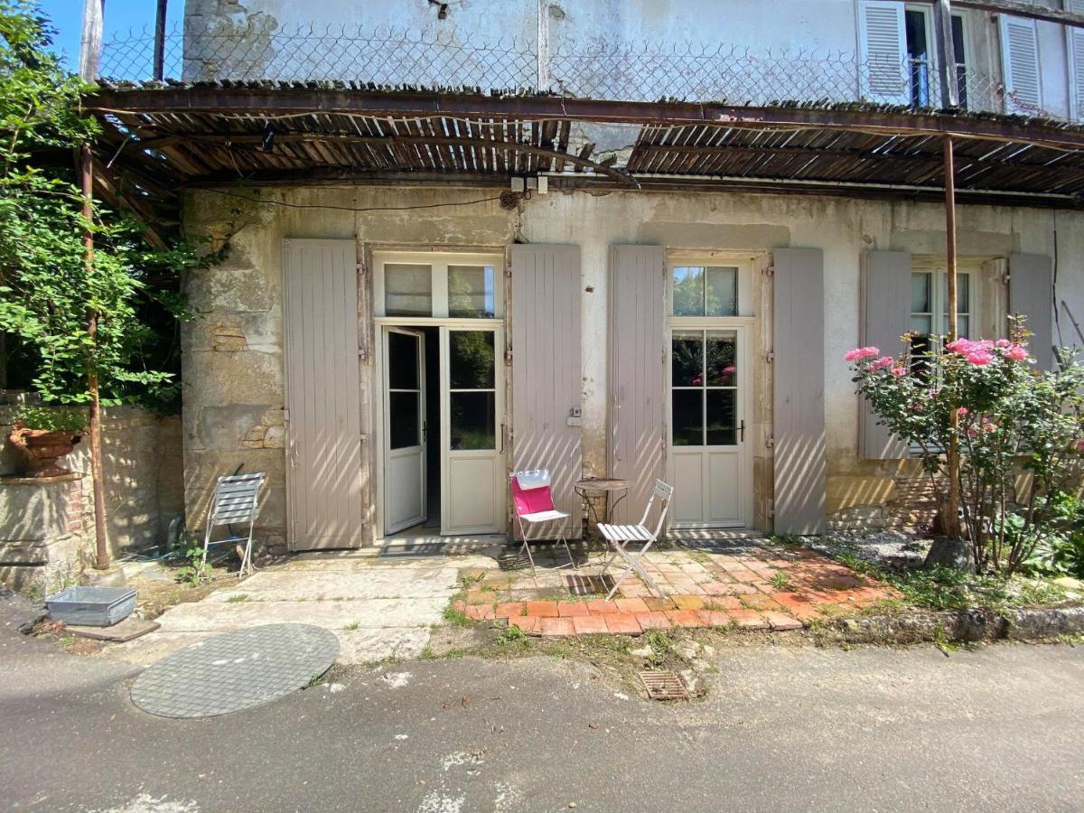 Eco Logis De Chantegrolle Champagne-Mouton Exterior photo