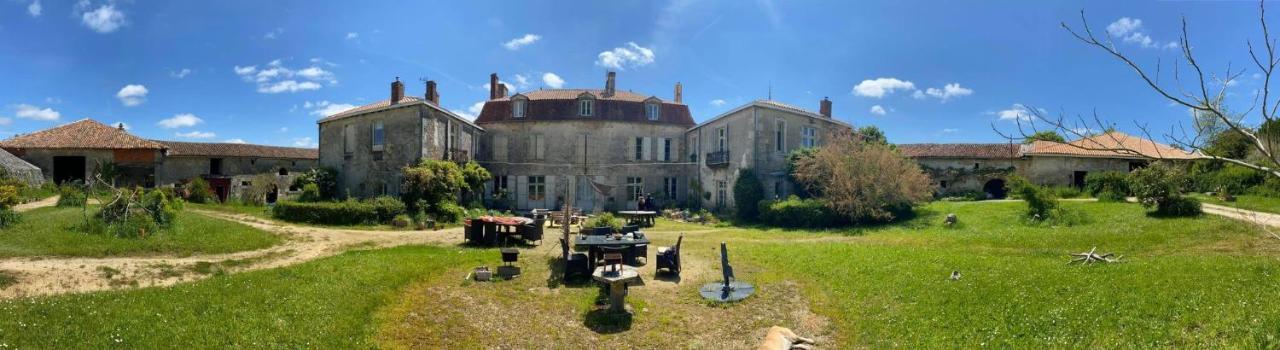 Eco Logis De Chantegrolle Champagne-Mouton Exterior photo